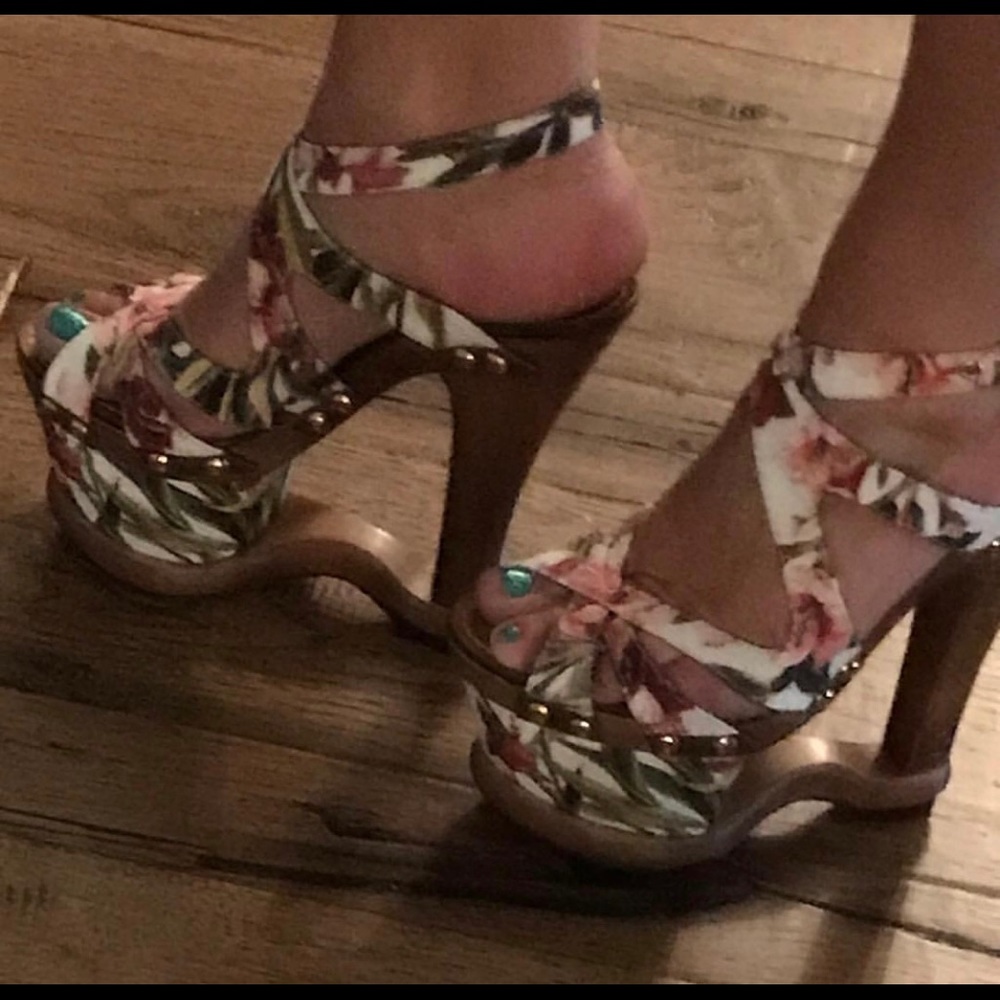 DOLCE &GABBANA SANDALS